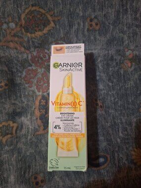 Garnier SkinActive Vitamin C Brightening Eye Cream 15 mL NEW